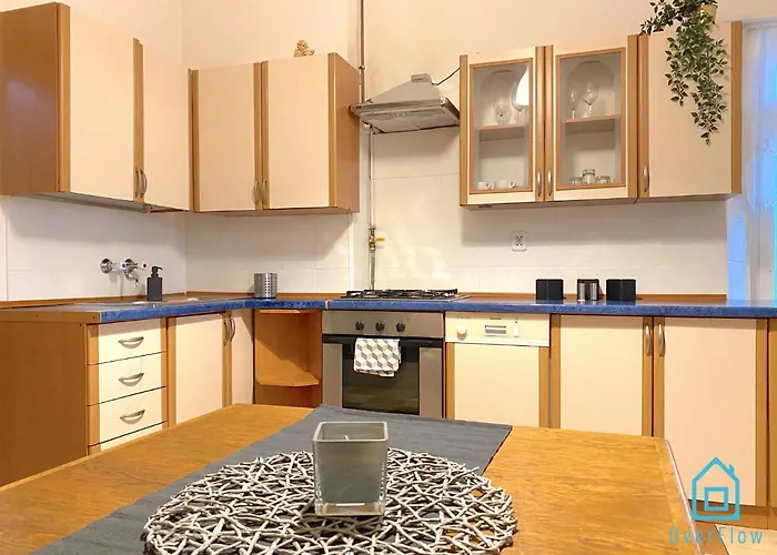 Square - 20 Minutes To Old Town & Seaside